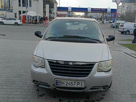 Серый Крайслер Вояджер, объемом двигателя 2.8 л и пробегом 250 тыс. км за 3500 $, фото 1 на Automoto.ua