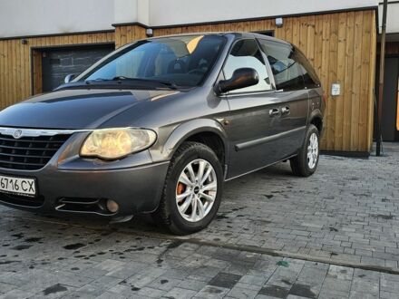 Крайслер Вояджер 2005 в Звенигородка на Automoto.ua Серый Крайслер Вояджер, объемом двигателя 2.8 л и пробегом 389 тыс. км за 4836 $, фото 1 на Automoto.ua