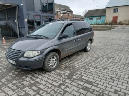 Сірий Крайслер Voyager, об'ємом двигуна 0 л та пробігом 234 тис. км за 1565 $, фото 1 на Automoto.ua