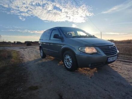 Сірий Крайслер Voyager, об'ємом двигуна 2.78 л та пробігом 400 тис. км за 5300 $, фото 1 на Automoto.ua