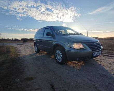 Сірий Крайслер Voyager, об'ємом двигуна 2.78 л та пробігом 400 тис. км за 5300 $, фото 1 на Automoto.ua