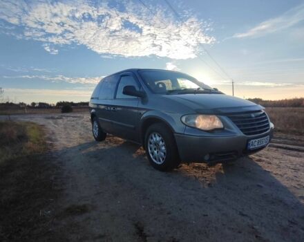 Крайслер Voyager 2006 у Камінь-Каширський на Automoto.ua Сірий Крайслер Voyager, об'ємом двигуна 2.8 л та пробігом 400 тис. км за 5300 $, фото 1 на Automoto.ua