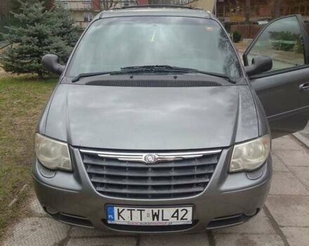 Сірий Крайслер Voyager, об'ємом двигуна 2.8 л та пробігом 213 тис. км за 5200 $, фото 1 на Automoto.ua