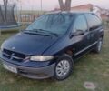 Синій Крайслер Voyager, об'ємом двигуна 0 л та пробігом 400 тис. км за 1338 $, фото 1 на Automoto.ua