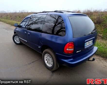 Синий Крайслер Вояджер, объемом двигателя 2.5 л и пробегом 0 тыс. км за 3900 $, фото 5 на Automoto.ua