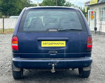 Крайслер Вояджер 1999 в Ужгороде на Automoto.ua Синий Крайслер Вояджер, объемом двигателя 2.5 л и пробегом 453 тыс. км за 2990 $, фото 7 на Automoto.ua