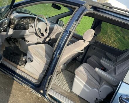 Синій Крайслер Voyager, об'ємом двигуна 0 л та пробігом 250 тис. км за 2714 $, фото 4 на Automoto.ua