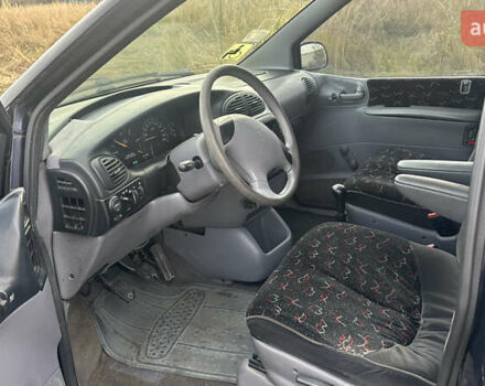 Крайслер Вояджер 2000 в Киеве на Automoto.ua Синий Крайслер Вояджер, объемом двигателя 2.5 л и пробегом 300 тыс. км за 2500 $, фото 7 на Automoto.ua