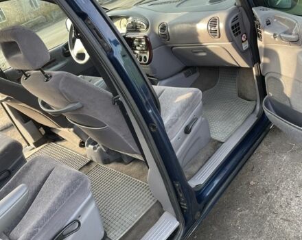 Синій Крайслер Voyager, об'ємом двигуна 0 л та пробігом 250 тис. км за 2714 $, фото 8 на Automoto.ua