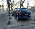 Синий Крайслер Вояджер, объемом двигателя 3.3 л и пробегом 379 тыс. км за 4999 $, фото 1 на Automoto.ua