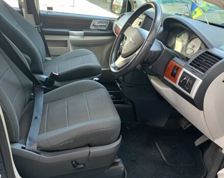 Синий Крайслер Вояджер, объемом двигателя 2.8 л и пробегом 220 тыс. км за 2865 $, фото 4 на Automoto.ua