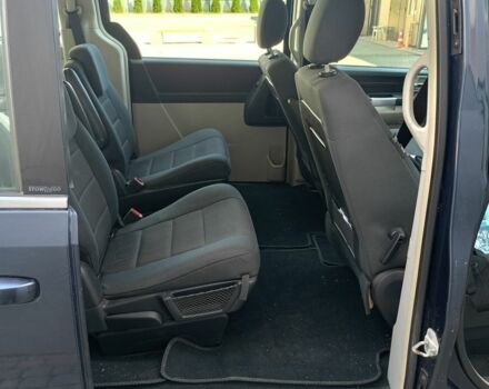 Синий Крайслер Вояджер, объемом двигателя 2.8 л и пробегом 220 тыс. км за 2865 $, фото 5 на Automoto.ua