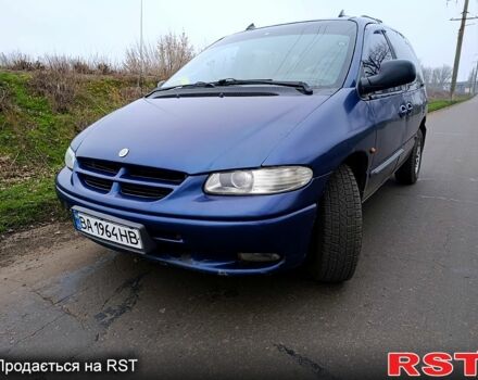 Синий Крайслер Вояджер, объемом двигателя 2.5 л и пробегом 0 тыс. км за 3900 $, фото 1 на Automoto.ua