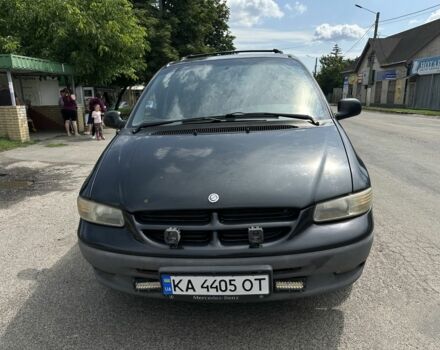Синий Крайслер Вояджер, объемом двигателя 2.5 л и пробегом 400 тыс. км за 1839 $, фото 1 на Automoto.ua