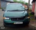 Зелений Крайслер Voyager, об'ємом двигуна 2.4 л та пробігом 290 тис. км за 3500 $, фото 2 на Automoto.ua