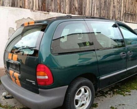 Зеленый Крайслер Вояджер, объемом двигателя 0 л и пробегом 170 тыс. км за 1160 $, фото 1 на Automoto.ua
