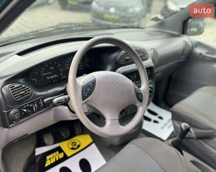 Крайслер Voyager 1999 у Мукачеве на Automoto.ua Зелений Крайслер Voyager, об'ємом двигуна 2.5 л та пробігом 158 тис. км за 5300 $, фото 13 на Automoto.ua