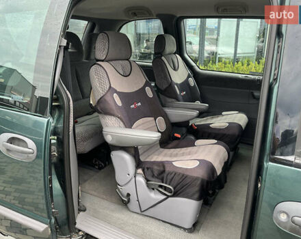 Крайслер Voyager 1999 у Мукачеве на Automoto.ua Зелений Крайслер Voyager, об'ємом двигуна 2.5 л та пробігом 158 тис. км за 5300 $, фото 8 на Automoto.ua