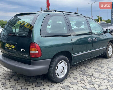 Крайслер Voyager 1999 у Мукачеве на Automoto.ua Зелений Крайслер Voyager, об'ємом двигуна 2.5 л та пробігом 158 тис. км за 5300 $, фото 6 на Automoto.ua