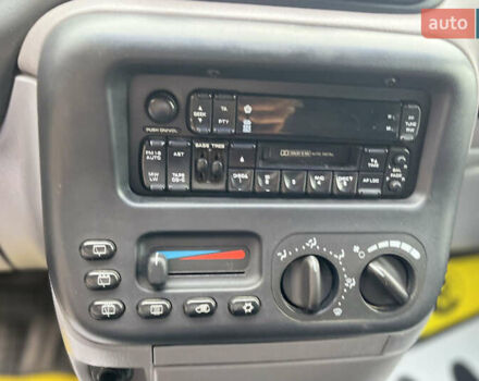 Крайслер Voyager 1999 у Мукачеве на Automoto.ua Зелений Крайслер Voyager, об'ємом двигуна 2.5 л та пробігом 158 тис. км за 5300 $, фото 16 на Automoto.ua