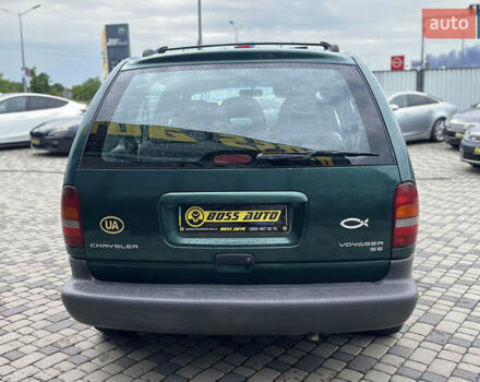 Крайслер Voyager 1999 у Мукачеве на Automoto.ua Зелений Крайслер Voyager, об'ємом двигуна 2.5 л та пробігом 158 тис. км за 5300 $, фото 5 на Automoto.ua