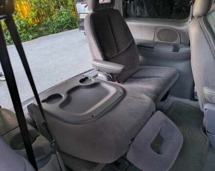 Зеленый Крайслер Вояджер, объемом двигателя 0 л и пробегом 170 тыс. км за 1160 $, фото 2 на Automoto.ua