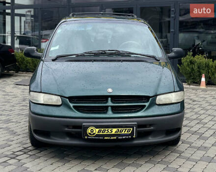 Крайслер Voyager 1999 у Мукачеве на Automoto.ua Зелений Крайслер Voyager, об'ємом двигуна 2.5 л та пробігом 158 тис. км за 5300 $, фото 1 на Automoto.ua