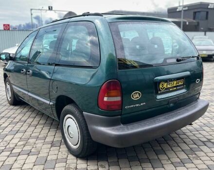 Зеленый Крайслер Вояджер, объемом двигателя 2.5 л и пробегом 158 тыс. км за 5300 $, фото 4 на Automoto.ua