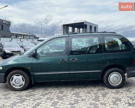 Крайслер Voyager 1999 у Мукачеве на Automoto.ua Зелений Крайслер Voyager, об'ємом двигуна 2.5 л та пробігом 158 тис. км за 5300 $, фото 3 на Automoto.ua