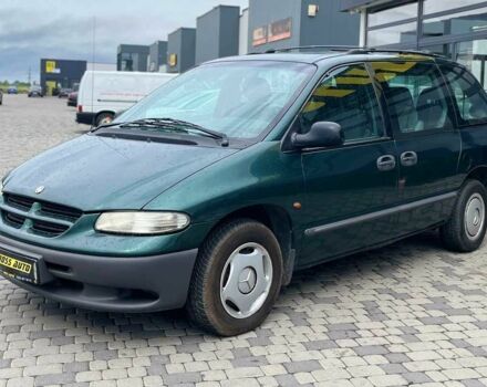 Зеленый Крайслер Вояджер, объемом двигателя 2.5 л и пробегом 158 тыс. км за 5300 $, фото 2 на Automoto.ua