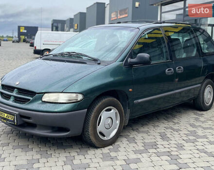 Крайслер Voyager 1999 у Мукачеве на Automoto.ua Зелений Крайслер Voyager, об'ємом двигуна 2.5 л та пробігом 158 тис. км за 5300 $, фото 2 на Automoto.ua