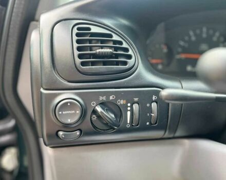 Зеленый Крайслер Вояджер, объемом двигателя 2.5 л и пробегом 158 тыс. км за 5300 $, фото 14 на Automoto.ua