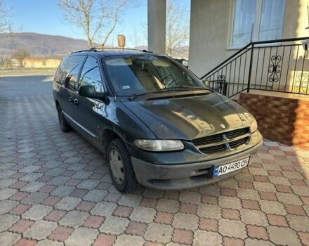 Зелений Крайслер Voyager, об'ємом двигуна 2.5 л та пробігом 420 тис. км за 2150 $, фото 2 на Automoto.ua