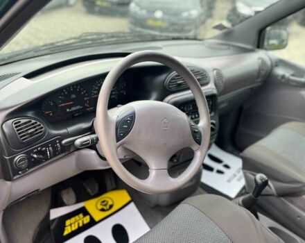 Зеленый Крайслер Вояджер, объемом двигателя 2.5 л и пробегом 158 тыс. км за 5300 $, фото 13 на Automoto.ua