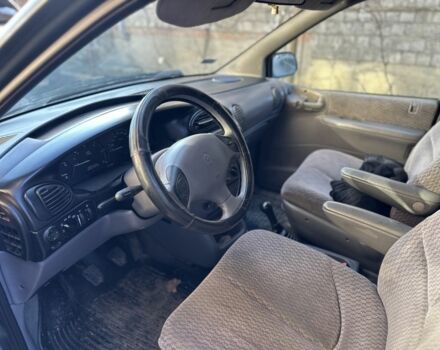 Зелений Крайслер Voyager, об'ємом двигуна 2.5 л та пробігом 420 тис. км за 2150 $, фото 5 на Automoto.ua