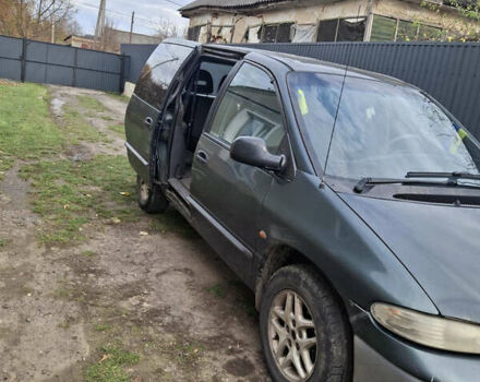 Зеленый Крайслер Вояджер, объемом двигателя 2.5 л и пробегом 432 тыс. км за 3500 $, фото 5 на Automoto.ua