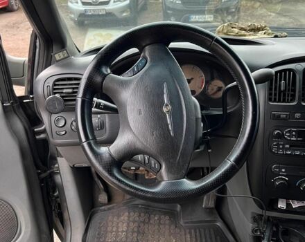 Зеленый Крайслер Вояджер, объемом двигателя 0 л и пробегом 2 тыс. км за 4095 $, фото 2 на Automoto.ua