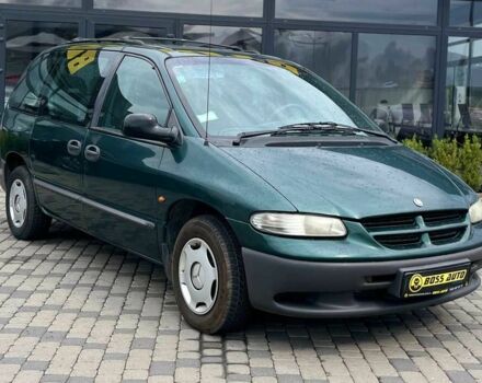 Зеленый Крайслер Вояджер, объемом двигателя 2.5 л и пробегом 158 тыс. км за 5300 $, фото 1 на Automoto.ua