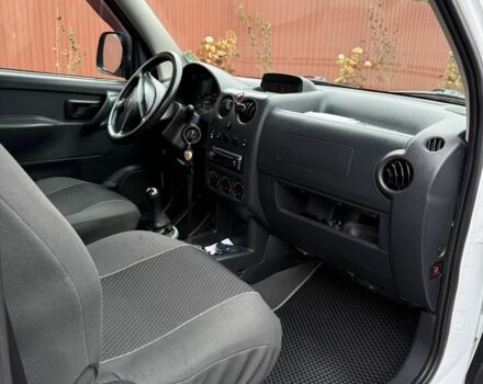 Белый Ситроен 2CV, объемом двигателя 2 л и пробегом 300 тыс. км за 3300 $, фото 5 на Automoto.ua