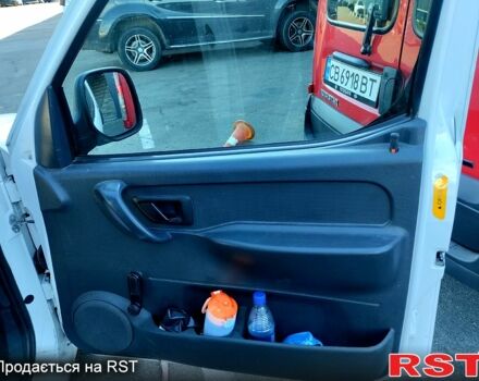 Белый Ситроен Берлинго, объемом двигателя 1.6 л и пробегом 238 тыс. км за 3200 $, фото 7 на Automoto.ua