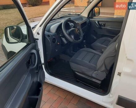 Белый Ситроен Берлинго, объемом двигателя 1.9 л и пробегом 210 тыс. км за 3000 $, фото 6 на Automoto.ua