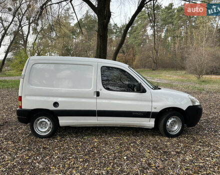 Белый Ситроен Берлинго, объемом двигателя 1.9 л и пробегом 412 тыс. км за 3800 $, фото 6 на Automoto.ua