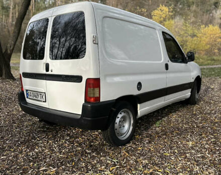 Белый Ситроен Берлинго, объемом двигателя 1.9 л и пробегом 412 тыс. км за 3800 $, фото 2 на Automoto.ua