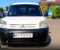 Белый Ситроен Берлинго, объемом двигателя 1.6 л и пробегом 227 тыс. км за 2700 $, фото 1 на Automoto.ua