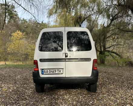 Белый Ситроен Берлинго, объемом двигателя 1.9 л и пробегом 412 тыс. км за 3800 $, фото 4 на Automoto.ua