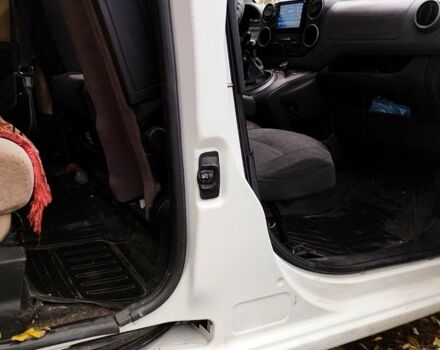 Білий Сітроен Берлінго, об'ємом двигуна 1.6 л та пробігом 280 тис. км за 5600 $, фото 8 на Automoto.ua