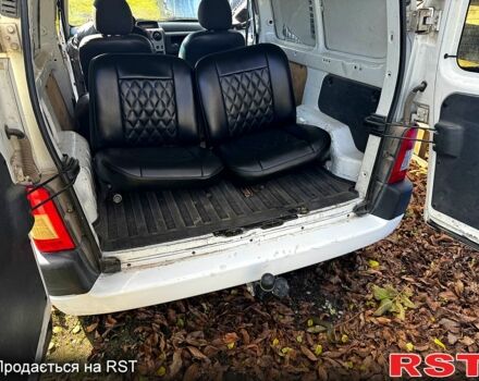 Ситроен Берлинго 2009 в Залещиках на Automoto.ua Белый Ситроен Берлинго, объемом двигателя 1.6 л и пробегом 185 тыс. км за 2500 $, фото 10 на Automoto.ua