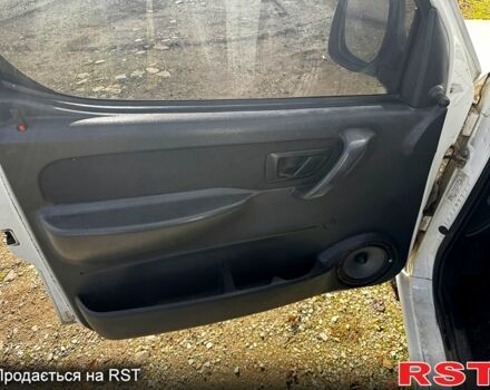 Ситроен Берлинго 2009 в Залещиках на Automoto.ua Белый Ситроен Берлинго, объемом двигателя 1.6 л и пробегом 185 тыс. км за 2500 $, фото 4 на Automoto.ua