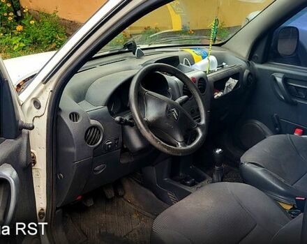 Белый Ситроен Берлинго, объемом двигателя 1.4 л и пробегом 300 тыс. км за 4500 $, фото 2 на Automoto.ua