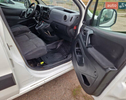 Белый Ситроен Берлинго, объемом двигателя 1.56 л и пробегом 350 тыс. км за 3500 $, фото 8 на Automoto.ua